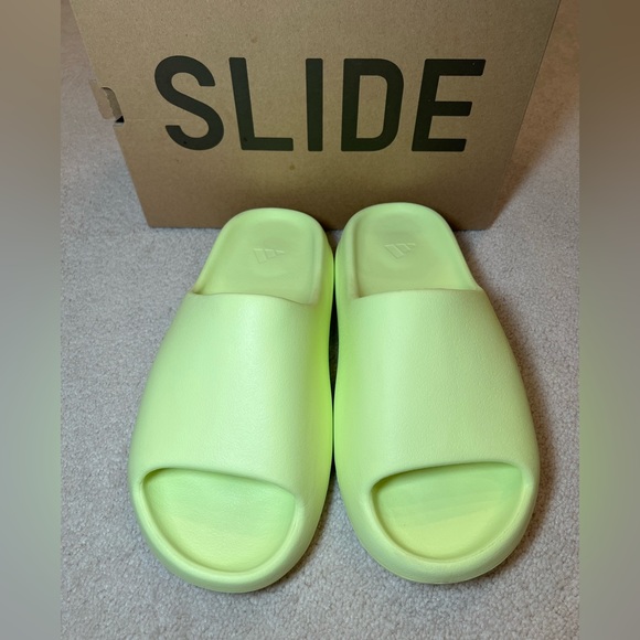 Yeezy Slides Glow Green main image 15